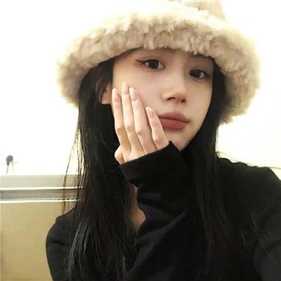 吃鸟食的男孩